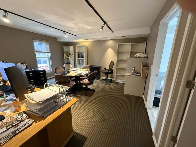 More Photos Of 7747 Auburn Rd, Utica Storefront Retail Office For Sale