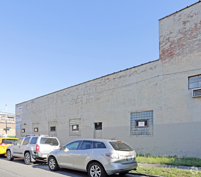 More Photos Of 10-01 44th Rd, Long Island City Warehouse For Lease