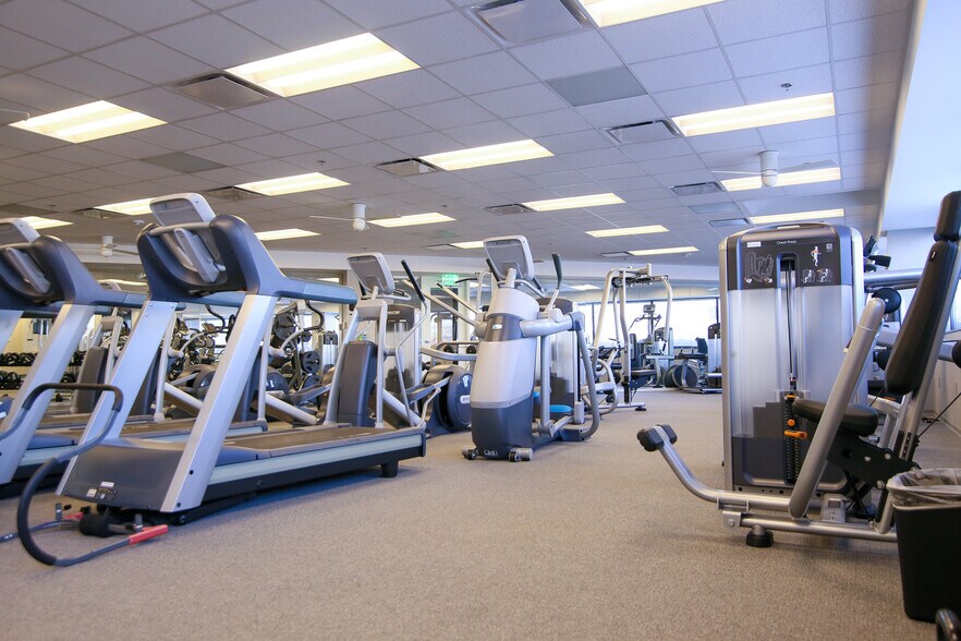 More Photos Of 301 NW 63rd St, Oklahoma City Office For Lease