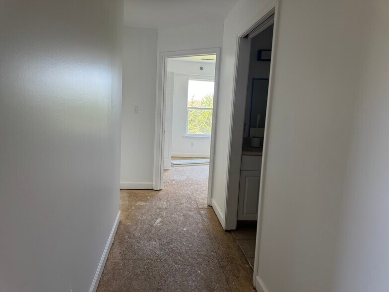 More Photos Of 13450 S Topeka Ave, Carbondale Apartments For Sale