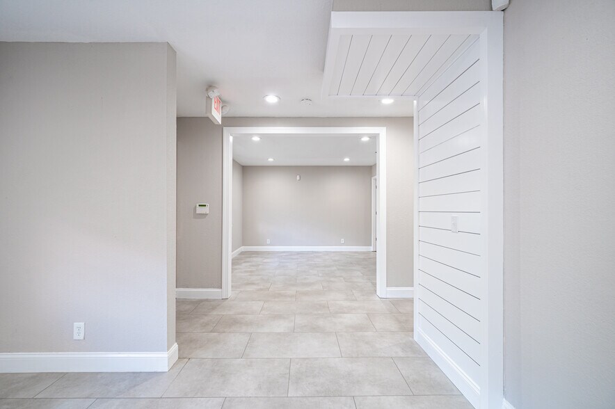 More Photos Of 5105 Memorial Hwy, Tampa Office Residential For Sale