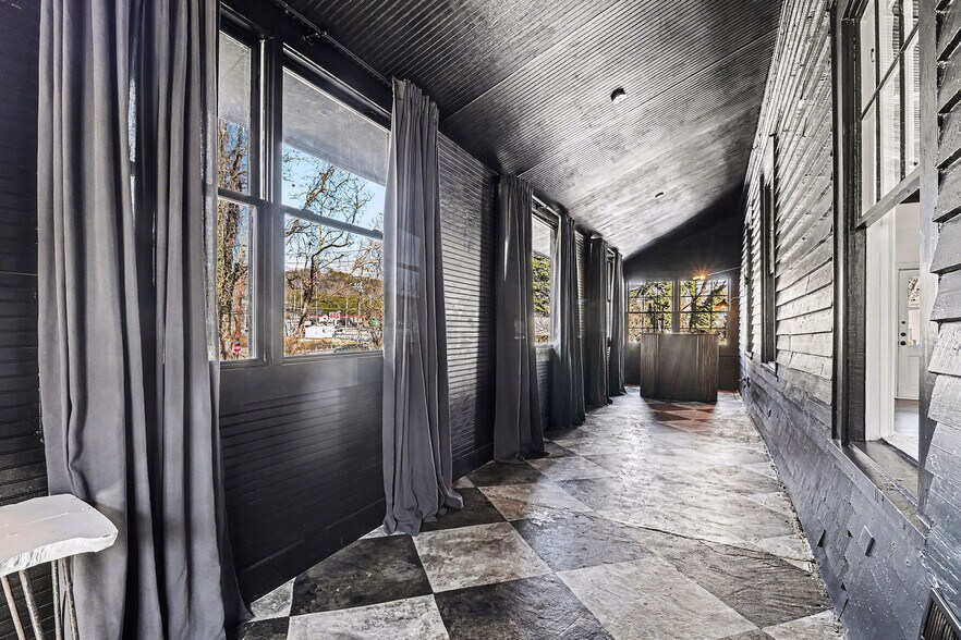 More Photos Of 31 Earl St, Clayton General Retail For Sale