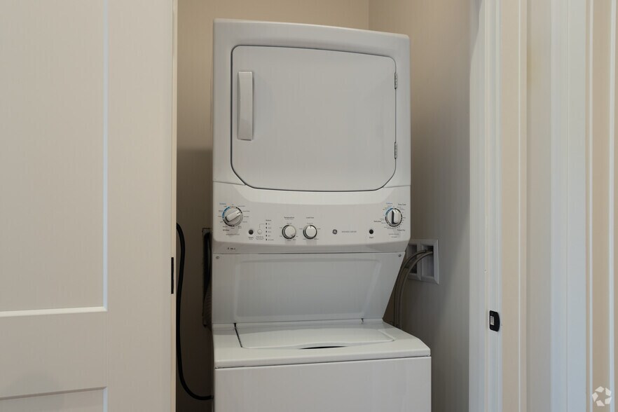 More Photos Of 75 Canal St, Manchester Apartments For Lease