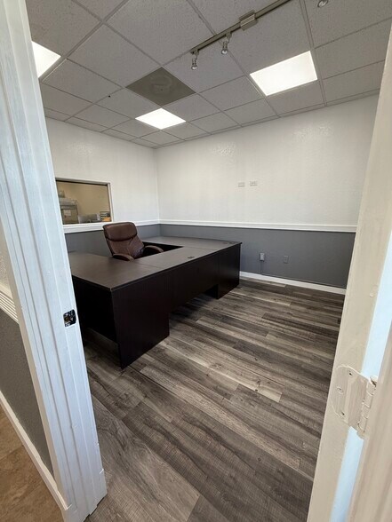 More Photos Of 100-112 SW 5th St, Pompano Beach Warehouse For Lease