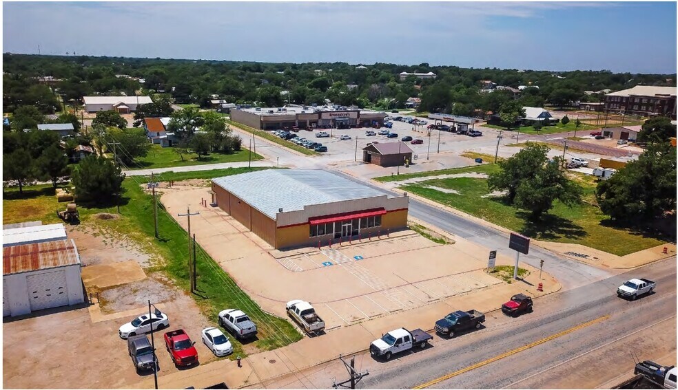 More Photos Of 1106 Conrad Hilton Blvd, Cisco Freestanding For Sale