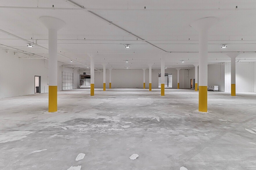 More Photos Of 7410-7428 Bellaire Ave, North Hollywood Warehouse For Sale