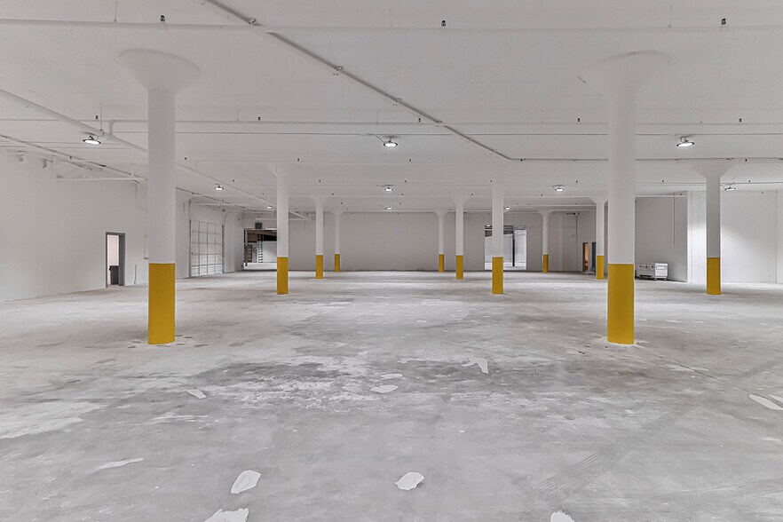 More Photos Of 7414 Bellaire Ave, North Hollywood Warehouse For Lease