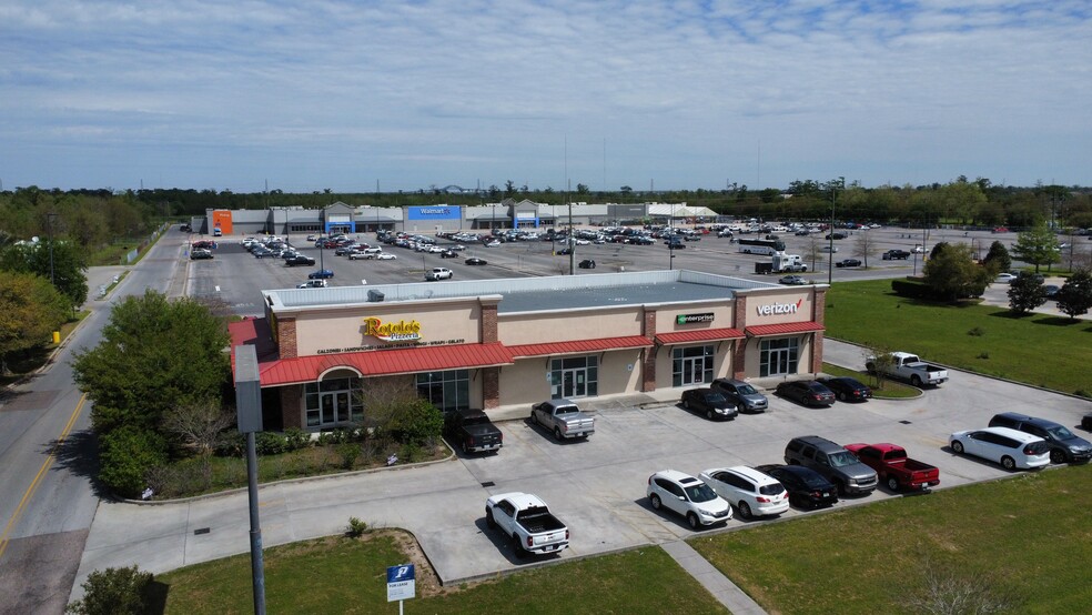 Primary Photo Of 8109 W Judge Perez Dr, Chalmette Storefront Retail Office For Lease