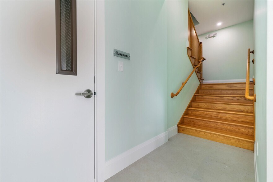 More Photos Of 159 Boston Post Rd, East Lyme Apartments For Sale