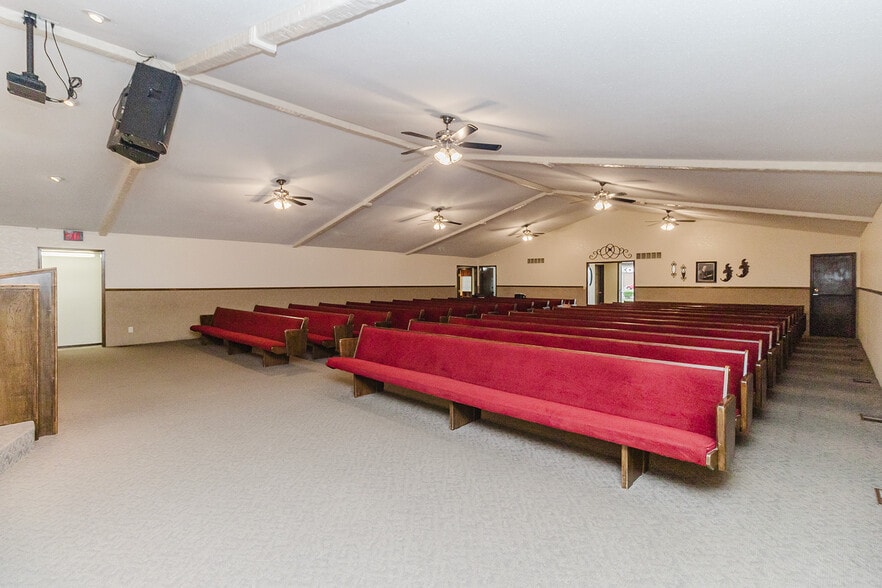 More Photos Of 1319 E 17th Ave, Hutchinson Religious Facility For Sale