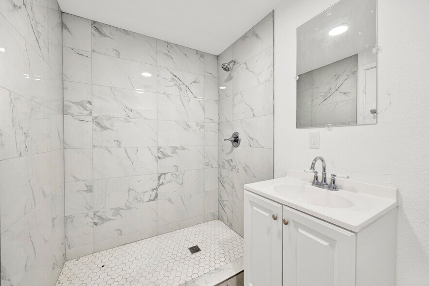 More Photos Of 103 N Catalina Ave, Pasadena Apartments For Sale