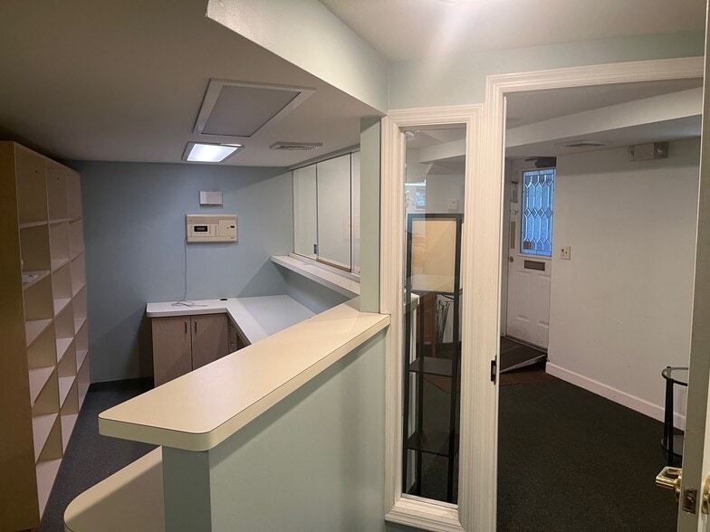 More Photos Of 1319 Anderson, Fort Lee Medical For Sale