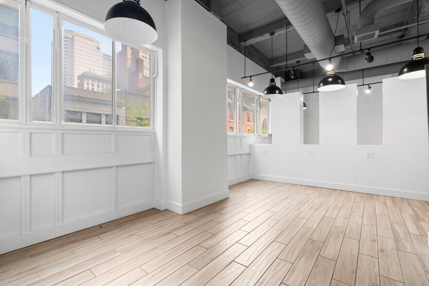 More Photos Of 1528 Walnut St, Philadelphia Office For Lease