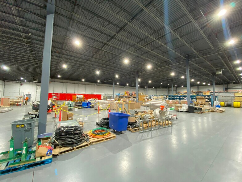 More Photos Of 7 Connector Rd, Andover Warehouse For Lease