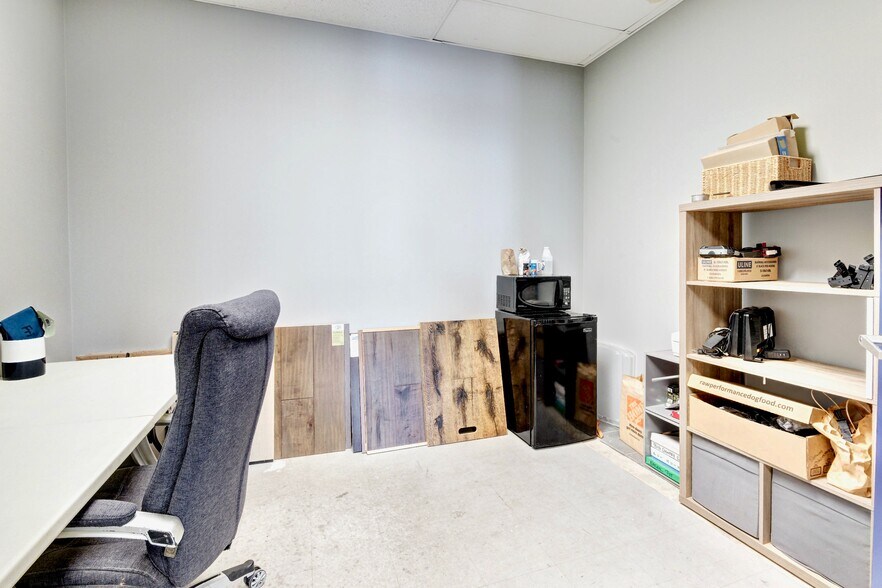 More Photos Of 3145 Dundas St W, Mississauga Storefront Retail Office For Lease