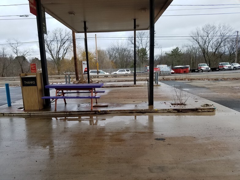 More Photos Of 1050 State Route 93, Sugarloaf Service Station For Sale