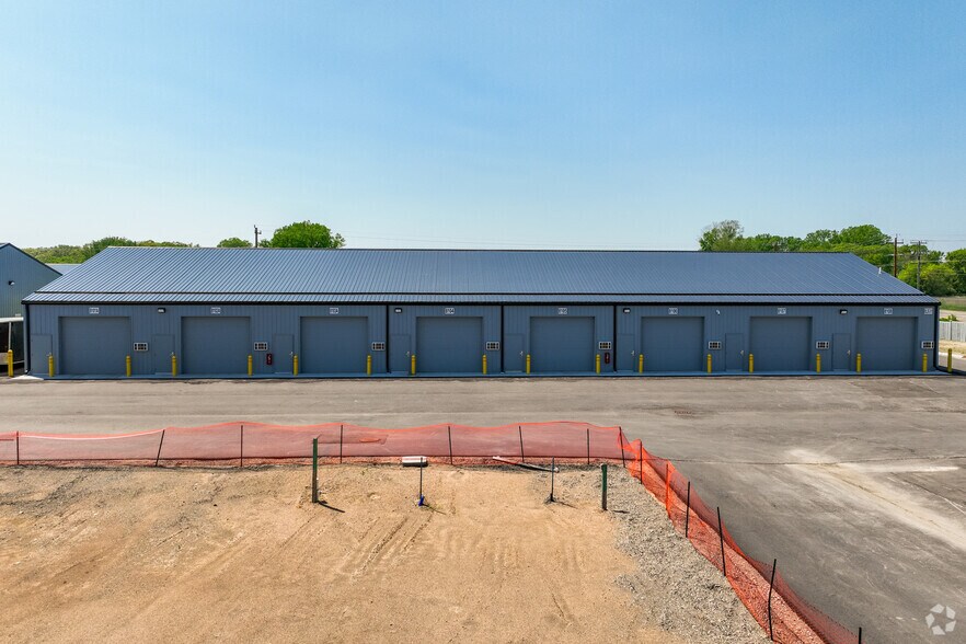 More Photos Of 330 Mill Bay Ave S, Afton Warehouse For Lease