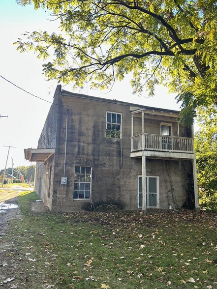 More Photos Of 203 Sprague St, Arkansas City Storefront Retail Residential For Sale