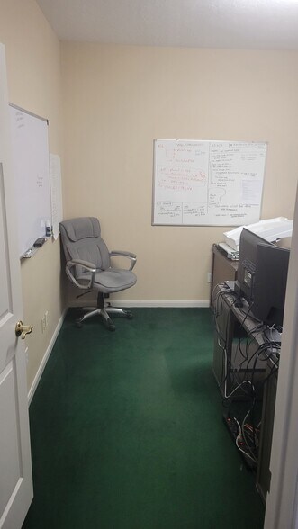 More Photos Of 801 Morton St, Richmond Office For Sale