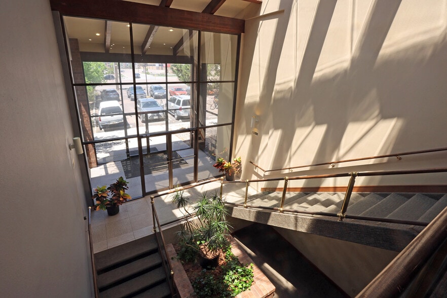 More Photos Of 4291 Austin Bluffs Pky, Colorado Springs Office For Lease