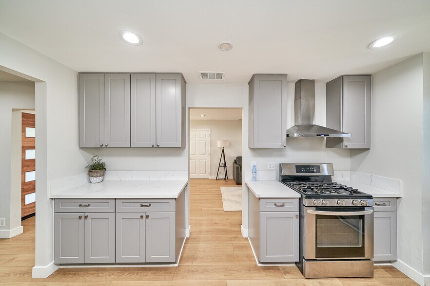 More Photos Of 618 Juniper Ave, Fullerton Assisted Living For Sale