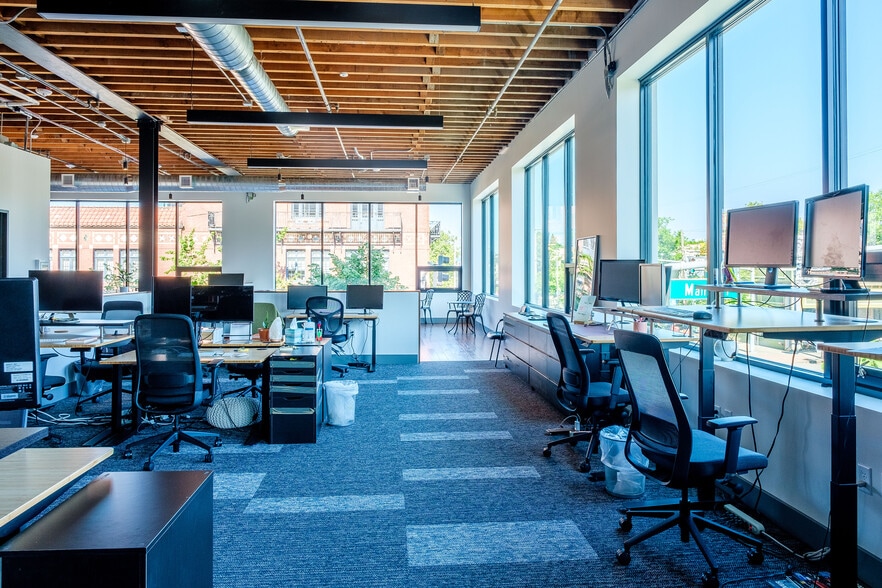 More Photos Of 911 Main St, Vancouver Office For Lease