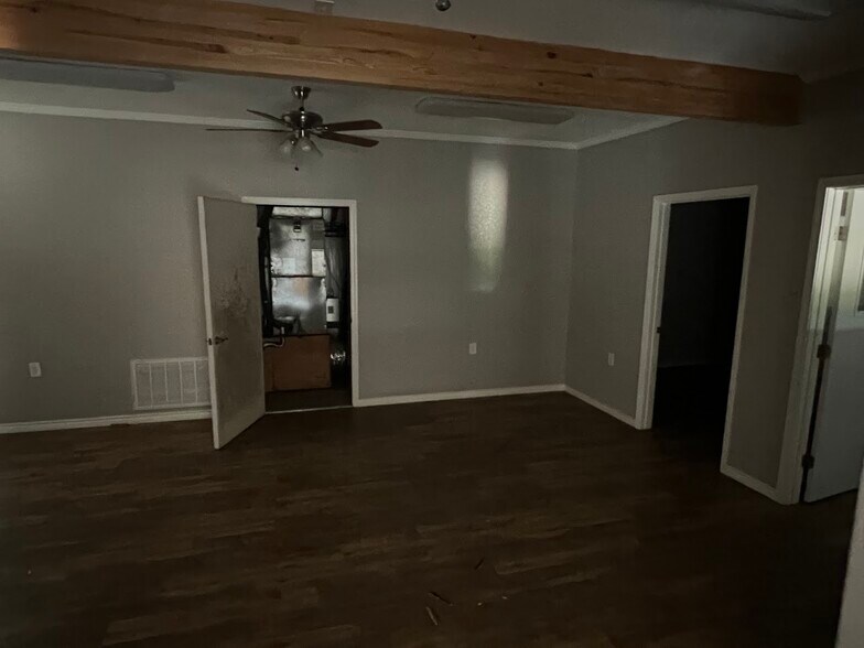 More Photos Of 4136 Interstate Highway 37, Odem Truck Terminal For Lease