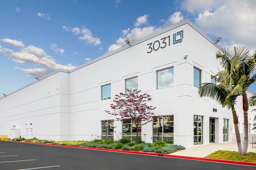 More Photos Of 3031-3033 Gardenia Ave, Long Beach Warehouse For Lease