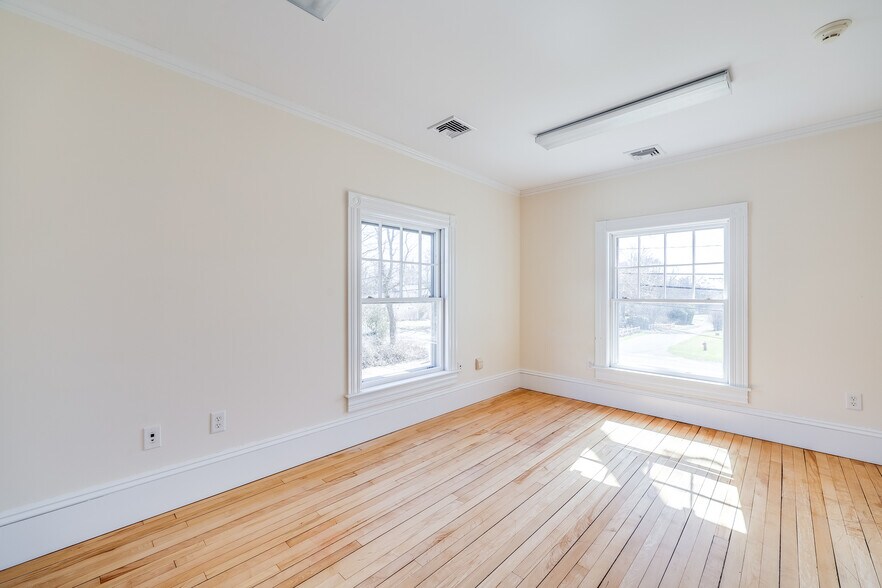 More Photos Of 204 Main St, Orleans Medical For Sale