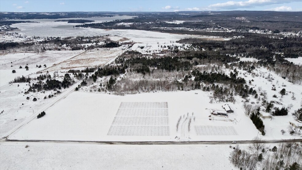 More Photos Of 8370 Lakeview Rd, Alanson Winery Vineyard For Sale