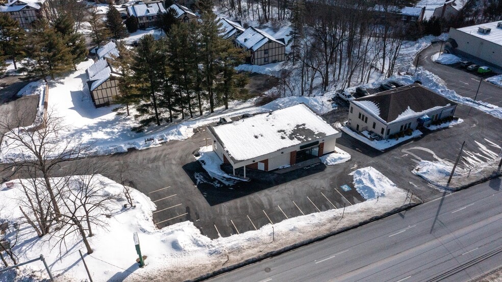 More Photos Of 243-247 Federal Rd, Brookfield Office For Lease