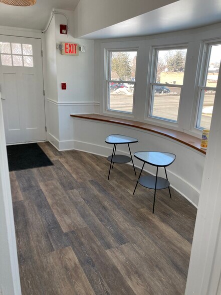 More Photos Of 736 N Washington St, Naperville Loft Creative Space For Lease