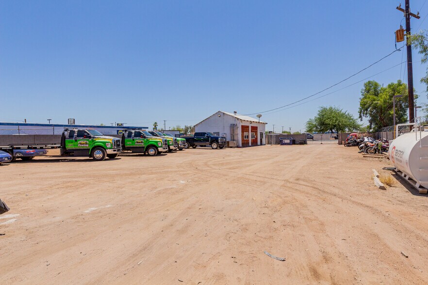 More Photos Of 2244 W Apache Trl, Apache Junction Contractor Storage Yard For Sale