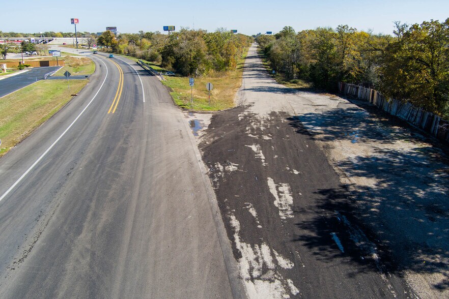 More Photos Of 119 W TX-21, Cedar Creek Land For Sale