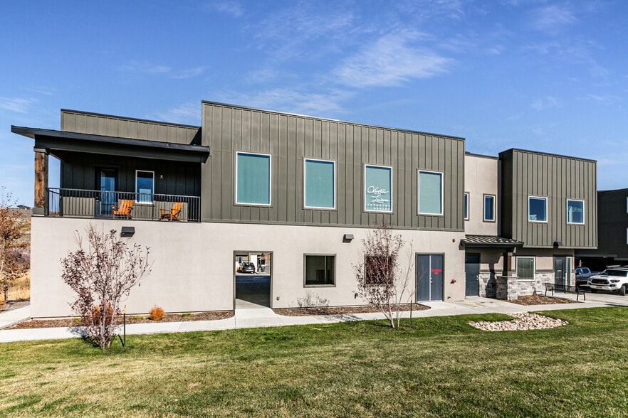 More Photos Of 670 Bitner Rd, Park City Office For Lease