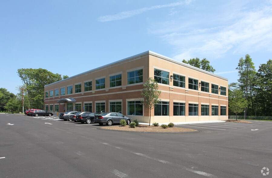 More Photos Of 302 Weymouth St, Rockland Office For Lease