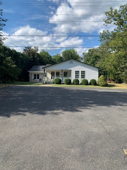 Primary Photo Of 2471 Rockfish Valley Hwy, Nellysford Office For Lease