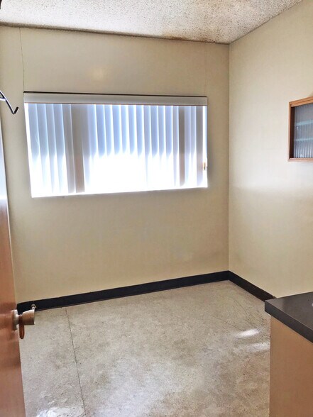 More Photos Of 412-418 San Fernando Mission Blvd, San Fernando Medical For Lease