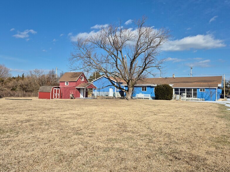 More Photos Of 360 Bay Ave, Milford Storefront Retail Residential For Sale
