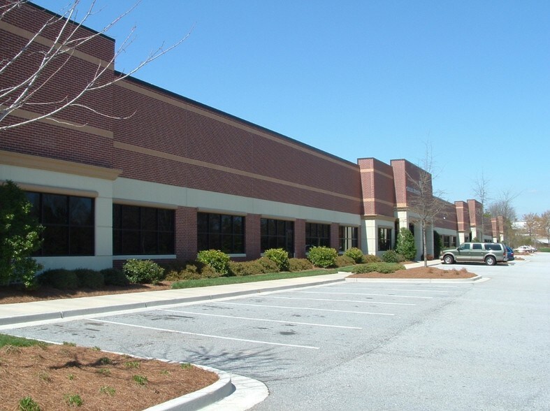 More Photos Of 270 Riverside Pky, Austell Distribution For Lease