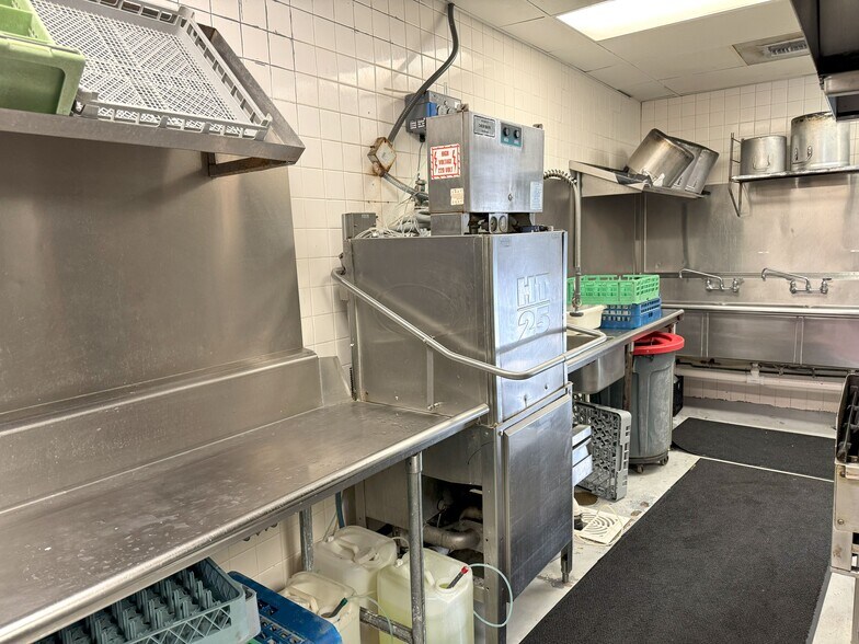 More Photos Of 1403 N Navarro St, Victoria Restaurant For Sale