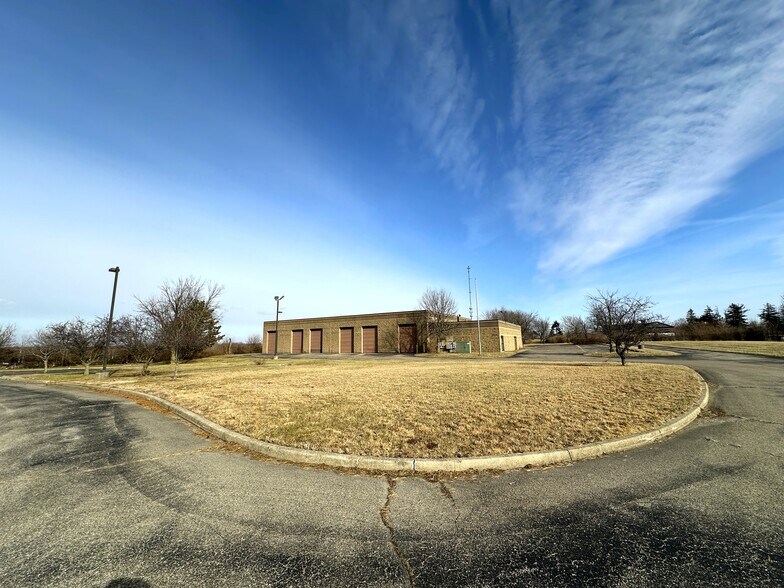 More Photos Of 4820 Wolf Rd, Dayton Service For Sale