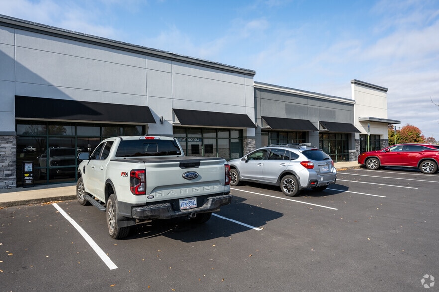 More Photos Of 7360 W Friendly Ave, Greensboro Unknown For Lease