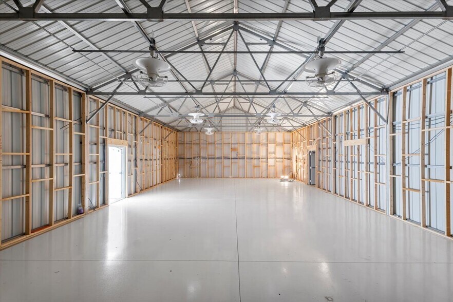 More Photos Of 272 Rocky Road, Johnson City Winery Vineyard For Lease