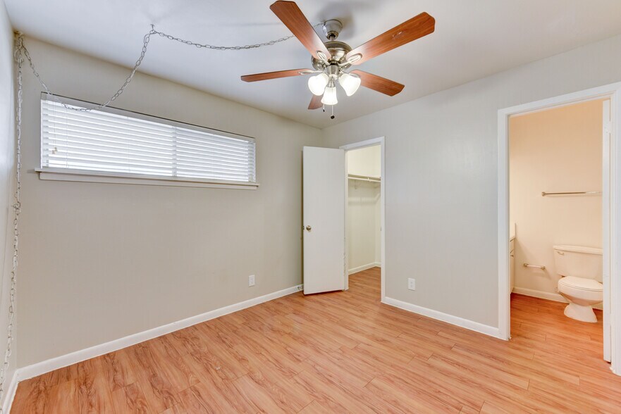 More Photos Of 3501-3503 Speedway, Austin Apartments For Sale