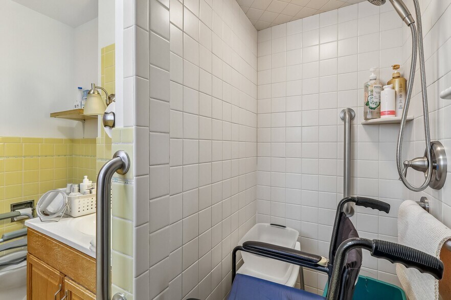 More Photos Of 836 Jacoby Rd, Copley Healthcare For Sale