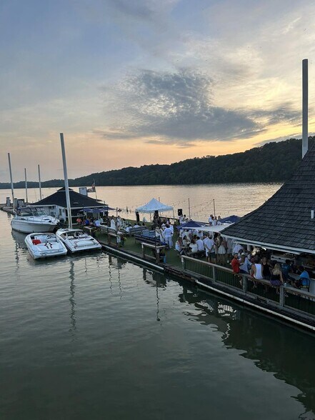 More Photos Of 1900 Victory Ln, Prospect Marina For Sale