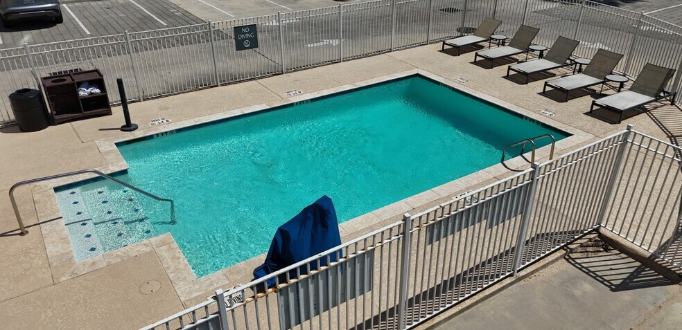 More Photos Of 1002 63rd St, Galveston Hotel For Sale