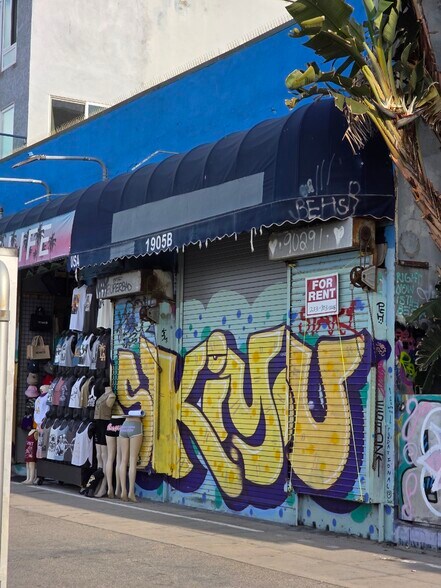 More Photos Of 1905 Ocean Front Walk, Venice General Retail For Lease