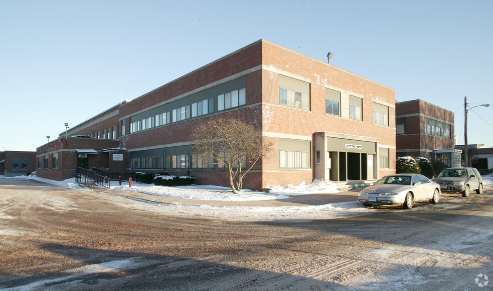 More Photos Of 52-64 Oakland Ave, East Hartford Light Distribution For Lease